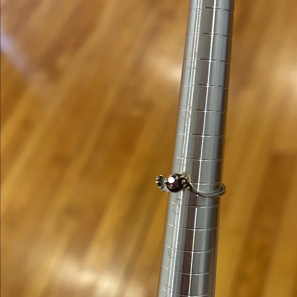 Delicate 14k Gold Twist Ring with Ruby-Red Stone - Picture 4 of 12